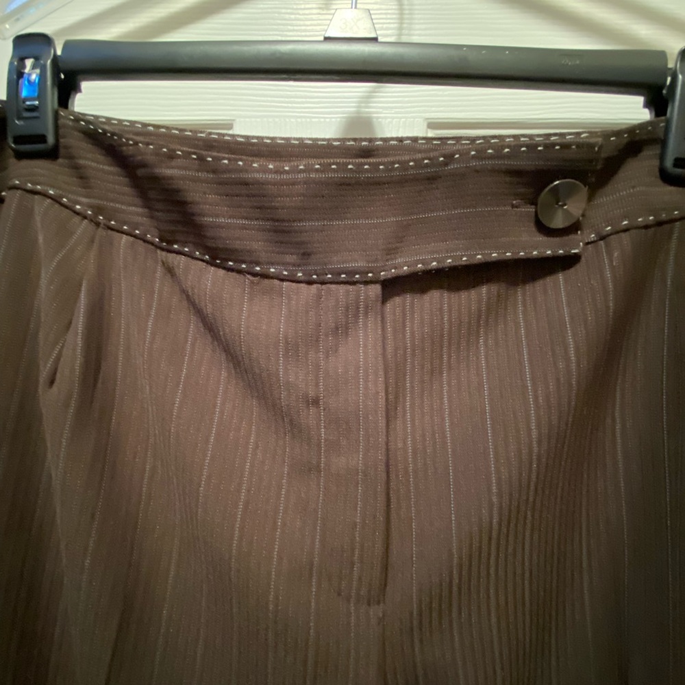 Tahari Brown Pinstripe 3 Piece Pantsuit With Sweater - Picture 10 of 16